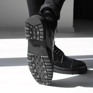 Black Leather Boots + Belt Combination