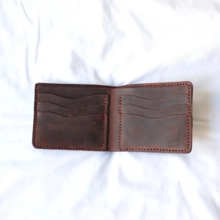 Genuine Leather Men’s Wallet | Slim & Elegant