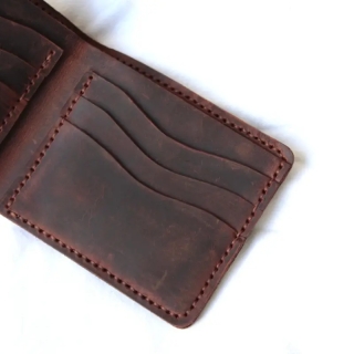 Genuine Leather Men’s Wallet | Slim & Elegant